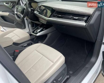 Білий Ауді Q4 e-tron, об'ємом двигуна 0 л та пробігом 10 тис. км за 32000 $, фото 16 на Automoto.ua