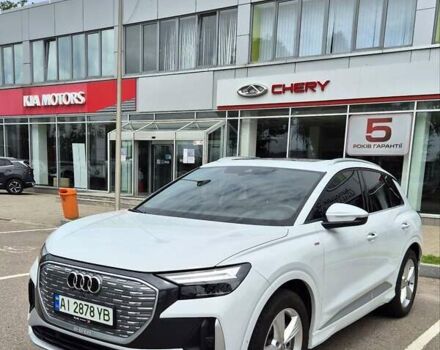 Белый Ауди Q4 e-tron, объемом двигателя 0 л и пробегом 4 тыс. км за 33500 $, фото 5 на Automoto.ua