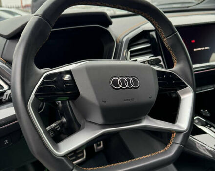 Білий Ауді Q4 e-tron, об'ємом двигуна 0 л та пробігом 25 тис. км за 28000 $, фото 22 на Automoto.ua