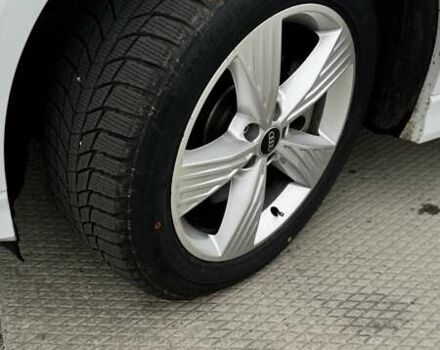 Білий Ауді Q4 e-tron, об'ємом двигуна 0 л та пробігом 16 тис. км за 31950 $, фото 21 на Automoto.ua