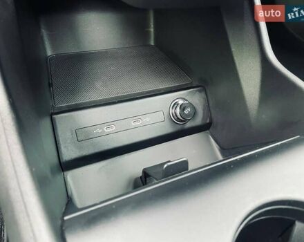 Білий Ауді Q4 e-tron, об'ємом двигуна 0 л та пробігом 10 тис. км за 32000 $, фото 22 на Automoto.ua