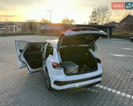 Белый Ауди Q4 e-tron, объемом двигателя 0 л и пробегом 43 тыс. км за 26950 $, фото 39 на Automoto.ua