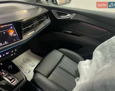 Белый Ауди Q4 e-tron, объемом двигателя 0 л и пробегом 1 тыс. км за 31999 $, фото 16 на Automoto.ua