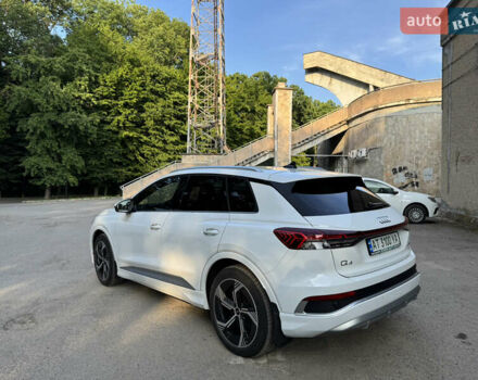 Белый Ауди Q4 e-tron, объемом двигателя 0 л и пробегом 22 тыс. км за 29500 $, фото 4 на Automoto.ua