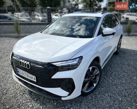 Белый Ауди Q4 e-tron, объемом двигателя 0 л и пробегом 2 тыс. км за 36799 $, фото 1 на Automoto.ua