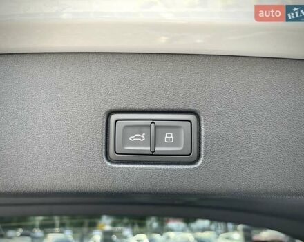 Белый Ауди Q4 e-tron, объемом двигателя 0 л и пробегом 2 тыс. км за 36799 $, фото 14 на Automoto.ua