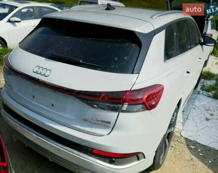 Белый Ауди Q4 e-tron, объемом двигателя 0 л и пробегом 22 тыс. км за 25400 $, фото 5 на Automoto.ua