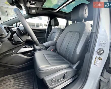 Белый Ауди Q4 e-tron, объемом двигателя 0 л и пробегом 2 тыс. км за 36799 $, фото 21 на Automoto.ua