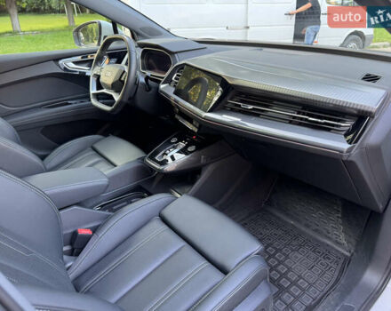 Белый Ауди Q4 e-tron, объемом двигателя 0 л и пробегом 22 тыс. км за 29500 $, фото 26 на Automoto.ua