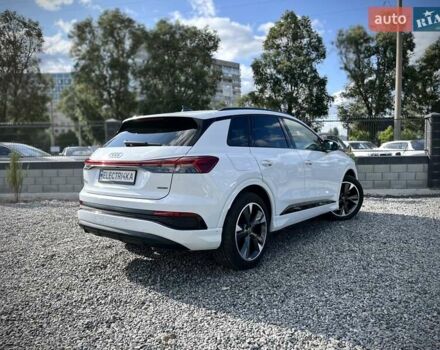 Белый Ауди Q4 e-tron, объемом двигателя 0 л и пробегом 2 тыс. км за 36799 $, фото 4 на Automoto.ua