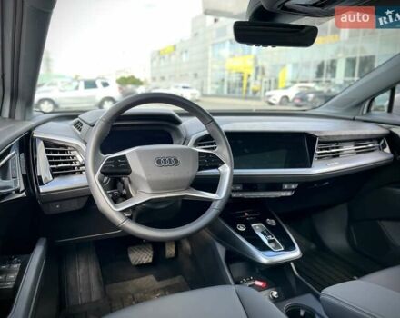 Белый Ауди Q4 e-tron, объемом двигателя 0 л и пробегом 2 тыс. км за 36799 $, фото 25 на Automoto.ua