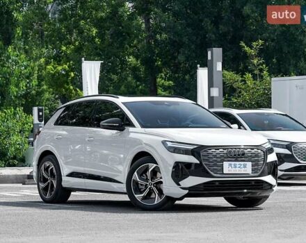 Белый Ауди Q4 e-tron, объемом двигателя 0 л и пробегом 1 тыс. км за 38000 $, фото 2 на Automoto.ua