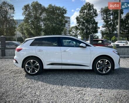 Белый Ауди Q4 e-tron, объемом двигателя 0 л и пробегом 2 тыс. км за 36799 $, фото 18 на Automoto.ua