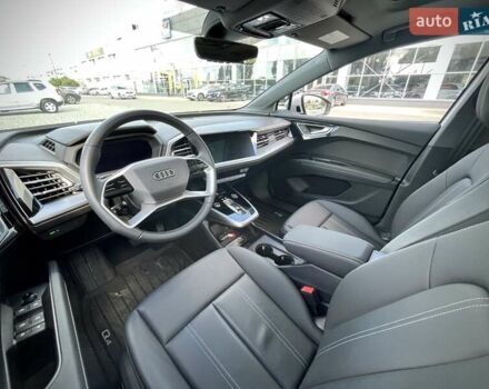 Белый Ауди Q4 e-tron, объемом двигателя 0 л и пробегом 2 тыс. км за 36799 $, фото 23 на Automoto.ua