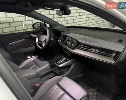 Білий Ауді Q4 e-tron, об'ємом двигуна 0 л та пробігом 12 тис. км за 29800 $, фото 3 на Automoto.ua