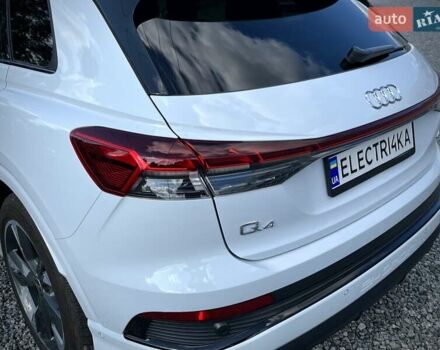 Белый Ауди Q4 e-tron, объемом двигателя 0 л и пробегом 2 тыс. км за 36799 $, фото 9 на Automoto.ua