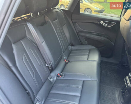 Белый Ауди Q4 e-tron, объемом двигателя 0 л и пробегом 22 тыс. км за 29500 $, фото 24 на Automoto.ua