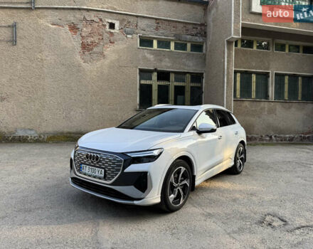 Белый Ауди Q4 e-tron, объемом двигателя 0 л и пробегом 22 тыс. км за 29500 $, фото 1 на Automoto.ua