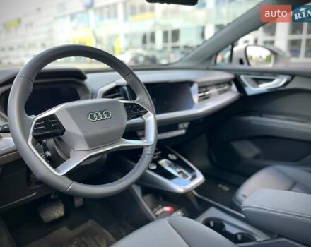 Белый Ауди Q4 e-tron, объемом двигателя 0 л и пробегом 2 тыс. км за 36799 $, фото 24 на Automoto.ua