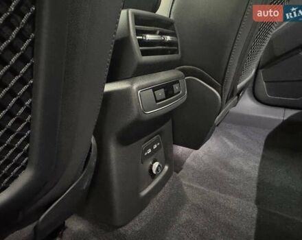 Білий Ауді Q4 e-tron, об'ємом двигуна 0 л та пробігом 1 тис. км за 32599 $, фото 18 на Automoto.ua