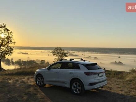 Білий Ауді Q4 e-tron, об'ємом двигуна 0 л та пробігом 16 тис. км за 31950 $, фото 1 на Automoto.ua