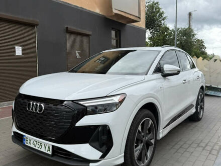 Белый Ауди Q4 e-tron, объемом двигателя 0 л и пробегом 35 тыс. км за 33500 $, фото 1 на Automoto.ua