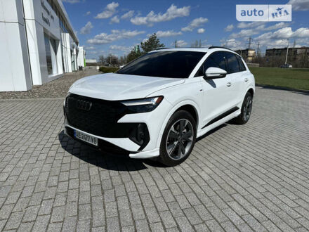 Білий Ауді Q4 e-tron, об'ємом двигуна 0 л та пробігом 3 тис. км за 55000 $, фото 1 на Automoto.ua