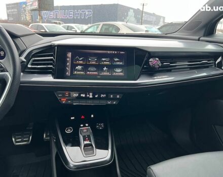 Чорний Ауді Q4 e-tron, об'ємом двигуна 0 л та пробігом 22 тис. км за 35340 $, фото 22 на Automoto.ua