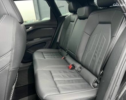 Чорний Ауді Q4 e-tron, об'ємом двигуна 0 л та пробігом 22 тис. км за 35340 $, фото 33 на Automoto.ua