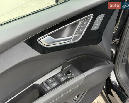 Черный Ауди Q4 e-tron, объемом двигателя 0 л и пробегом 99 тыс. км за 23600 $, фото 53 на Automoto.ua