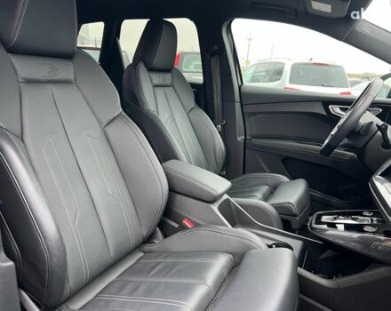 Чорний Ауді Q4 e-tron, об'ємом двигуна 0 л та пробігом 22 тис. км за 35340 $, фото 36 на Automoto.ua