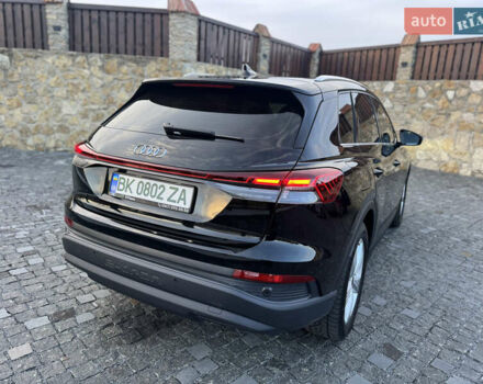 Чорний Ауді Q4 e-tron, об'ємом двигуна 0 л та пробігом 55 тис. км за 28500 $, фото 10 на Automoto.ua