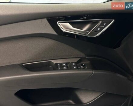 Черный Ауди Q4 e-tron, объемом двигателя 0 л и пробегом 52 тыс. км за 26900 $, фото 12 на Automoto.ua