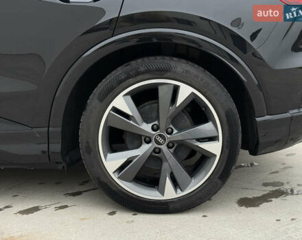 Черный Ауди Q4 e-tron, объемом двигателя 0 л и пробегом 99 тыс. км за 23600 $, фото 8 на Automoto.ua