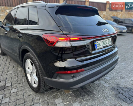 Чорний Ауді Q4 e-tron, об'ємом двигуна 0 л та пробігом 55 тис. км за 28500 $, фото 9 на Automoto.ua