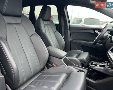 Чорний Ауді Q4 e-tron, об'ємом двигуна 0 л та пробігом 22 тис. км за 35340 $, фото 37 на Automoto.ua