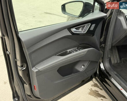 Черный Ауди Q4 e-tron, объемом двигателя 0 л и пробегом 99 тыс. км за 23600 $, фото 52 на Automoto.ua