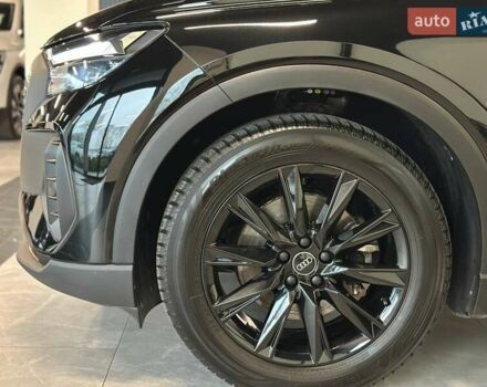 Черный Ауди Q4 e-tron, объемом двигателя 0 л и пробегом 52 тыс. км за 26900 $, фото 5 на Automoto.ua