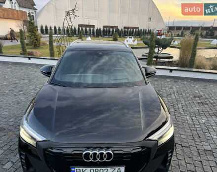 Чорний Ауді Q4 e-tron, об'ємом двигуна 0 л та пробігом 55 тис. км за 28500 $, фото 37 на Automoto.ua