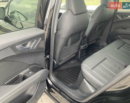 Черный Ауди Q4 e-tron, объемом двигателя 0 л и пробегом 25 тыс. км за 30500 $, фото 18 на Automoto.ua