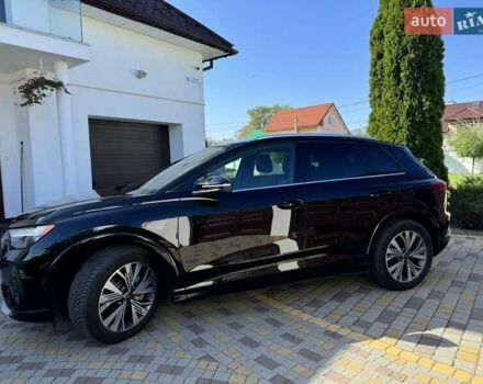 Черный Ауди Q4 e-tron, объемом двигателя 0 л и пробегом 35 тыс. км за 28900 $, фото 4 на Automoto.ua