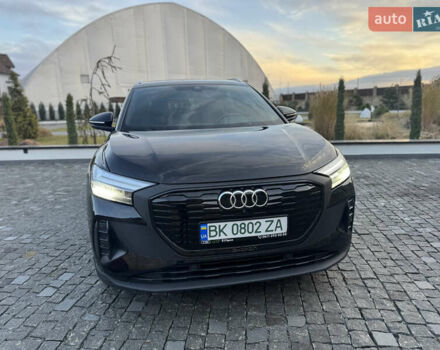 Чорний Ауді Q4 e-tron, об'ємом двигуна 0 л та пробігом 55 тис. км за 28500 $, фото 2 на Automoto.ua