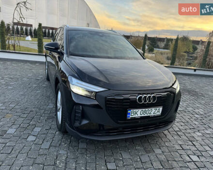 Чорний Ауді Q4 e-tron, об'ємом двигуна 0 л та пробігом 55 тис. км за 28500 $, фото 15 на Automoto.ua