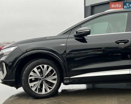Чорний Ауді Q4 e-tron, об'ємом двигуна 0 л та пробігом 22 тис. км за 35340 $, фото 1 на Automoto.ua