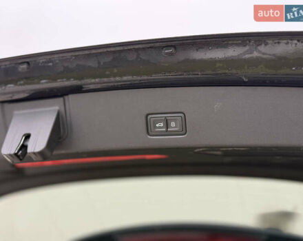 Черный Ауди Q4 e-tron, объемом двигателя 0 л и пробегом 99 тыс. км за 23600 $, фото 104 на Automoto.ua