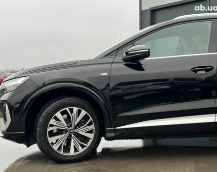 Чорний Ауді Q4 e-tron, об'ємом двигуна 0 л та пробігом 22 тис. км за 35340 $, фото 1 на Automoto.ua