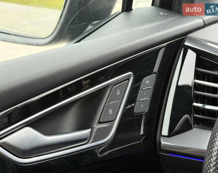Черный Ауди Q4 e-tron, объемом двигателя 0 л и пробегом 99 тыс. км за 23600 $, фото 75 на Automoto.ua