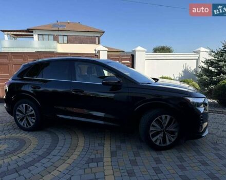 Черный Ауди Q4 e-tron, объемом двигателя 0 л и пробегом 35 тыс. км за 28900 $, фото 5 на Automoto.ua