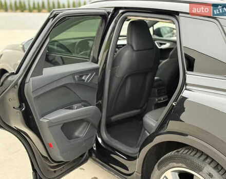 Черный Ауди Q4 e-tron, объемом двигателя 0 л и пробегом 99 тыс. км за 23600 $, фото 94 на Automoto.ua