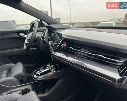 Чорний Ауді Q4 e-tron, об'ємом двигуна 0 л та пробігом 22 тис. км за 35340 $, фото 38 на Automoto.ua